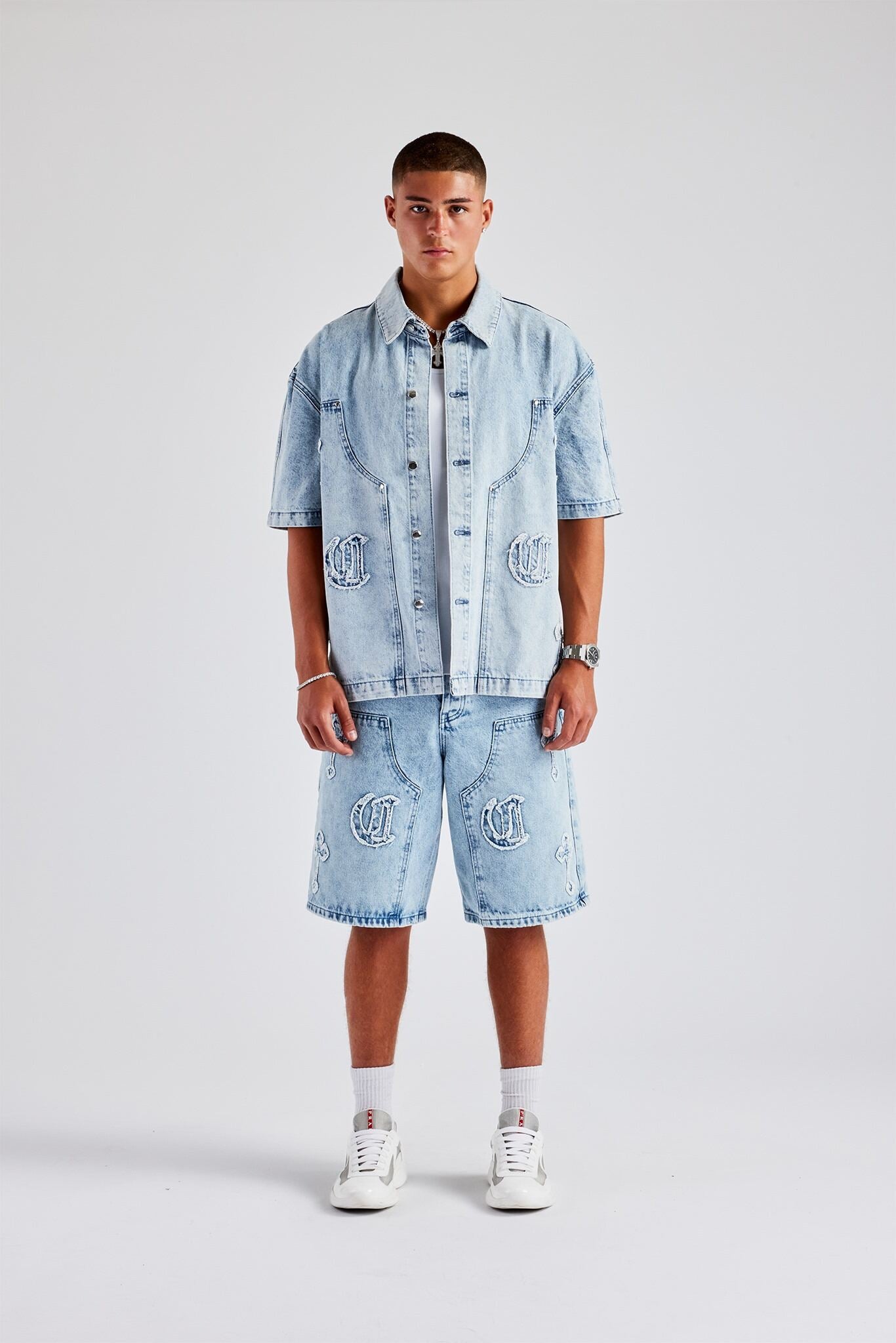 Carpenter-Jeanshemd und Bermudashorts mit Raw Edge-Applikation - Eisblau
